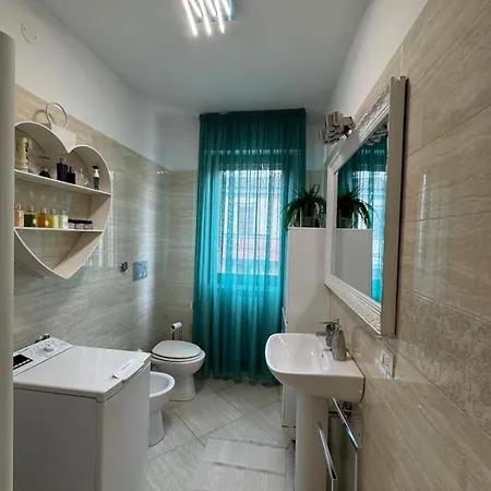 A 2 Passi Dal Mare E Dal Centro Apartment *